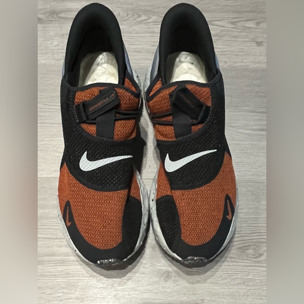 Nike Glide FlyEase Shoe

*LIKE NEW* Never worn, 10.5 Men’s, Orange/Black